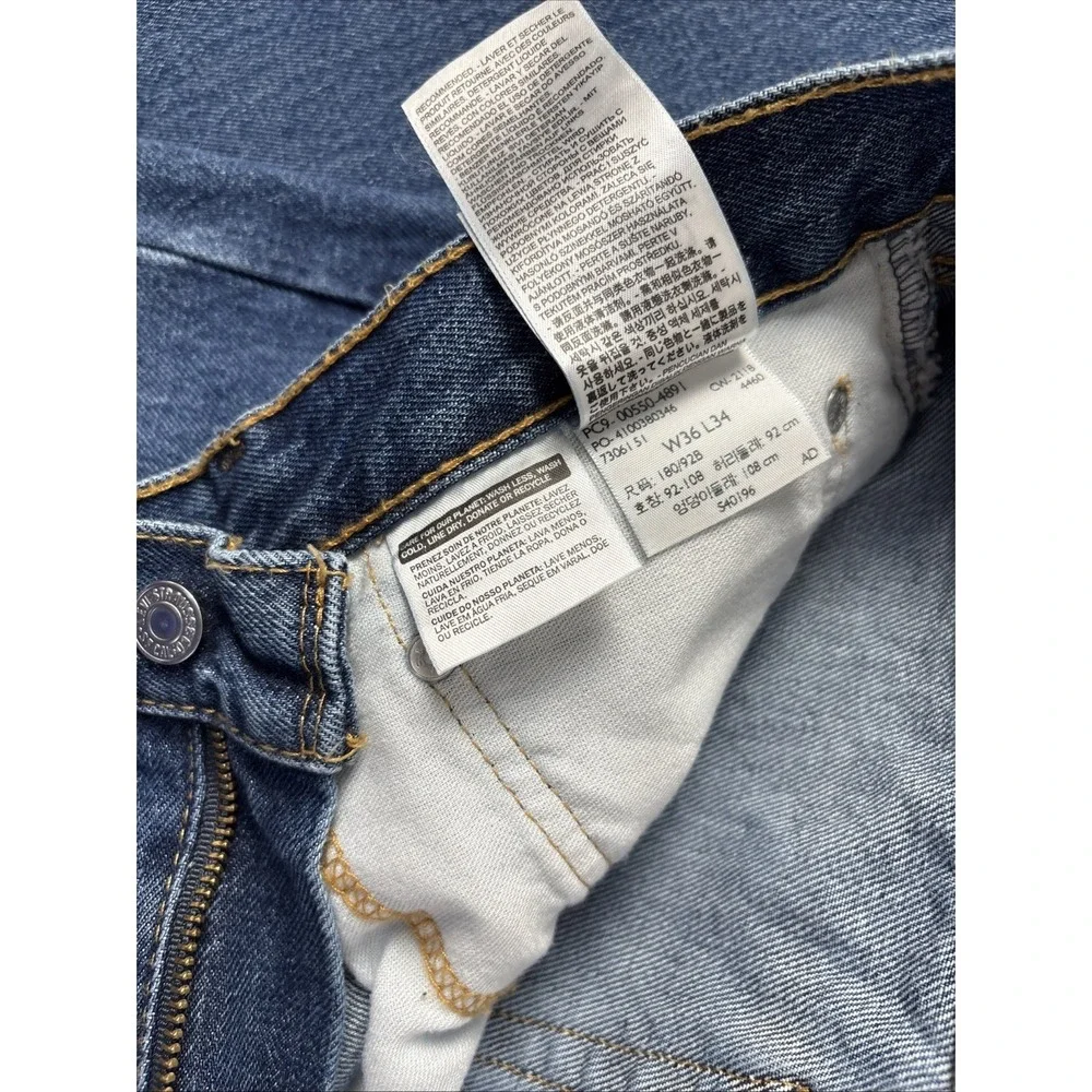 Levi's 550 Relaxed Fit Blue Jeans Men's Size 36x34 Medium Wash Denim Straight